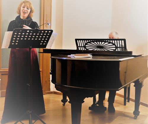 Il Maestro Eva Mabellini si esibisce